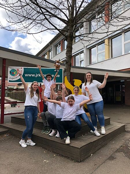 zu sehen ist eine Gruppe des JRK-Neidlingen beim Kreiswettbewerb 2023