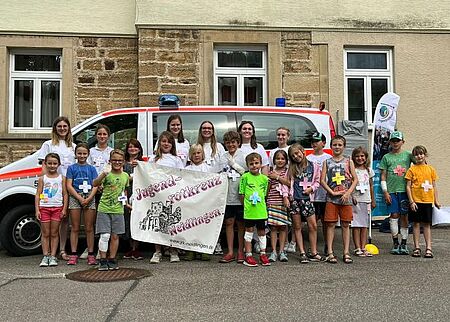 zu sehen ist ein Gruppenfoto beim Sommerferienprogramm in Neidlingen
